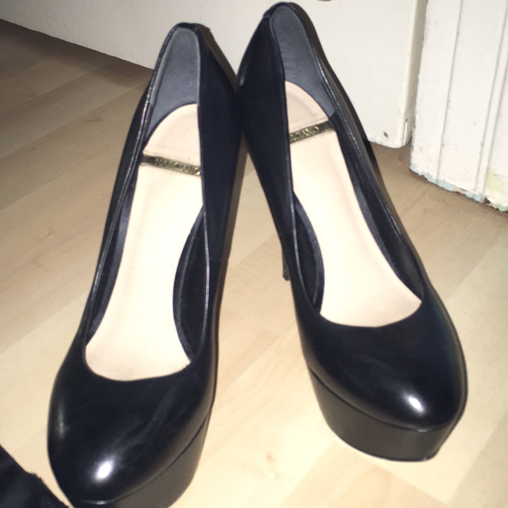 ✨Marciano Black Leather 7.5 Sole Heals ✨